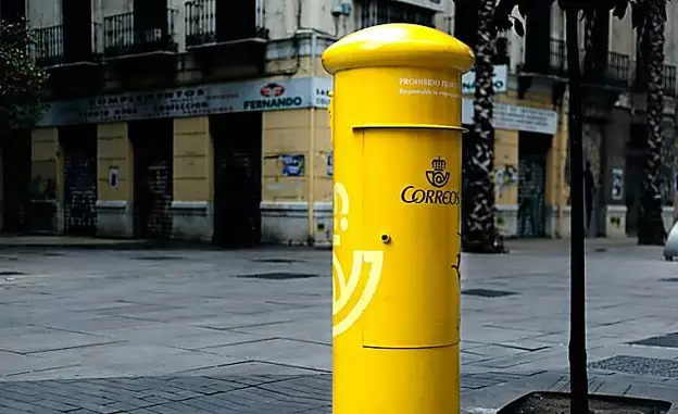 "Ahora puedes mandar un email con Correos. Por solo 36 céntimos". Se mofan de este servicio de Correos, pero tiene todo el sentido